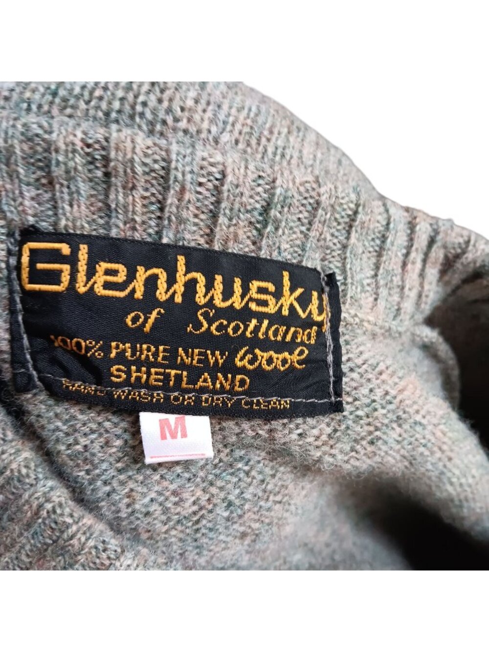 Men's Medium Sweater Glenhusky Scotland V-Neck Wool Suede Shoulder Elbow Patch